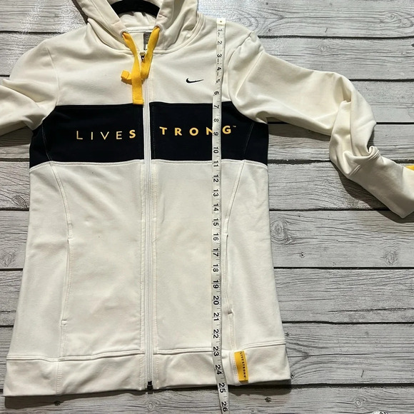 🌻 NIKE Cream/Black “Live Strong” zip up Hoodie sz. S - Picture 8 of 10
